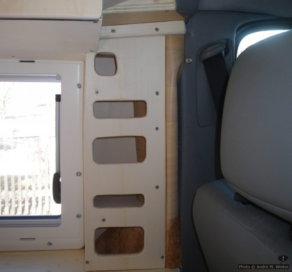 Seitenmöbel im selbst ausgebauten Camper – André does…