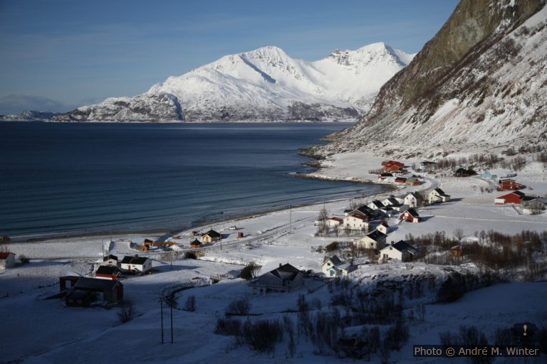 Aire au bord du Grøtfjord