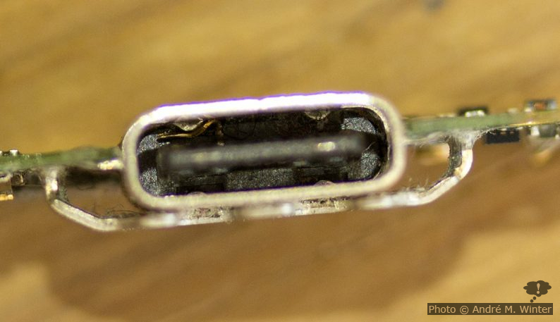 Verbogener Pin an an Sony XA2 USB-C Anschluss