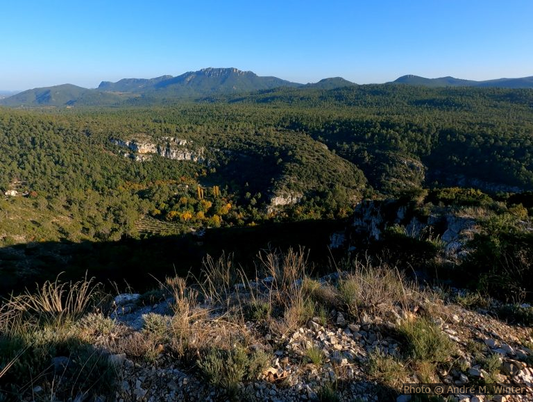 Massif de la Loube et parking des Gorges du Caramy