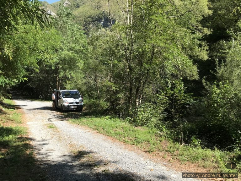 Notre Trafic sur la piste entre la route et la Turrite Secca