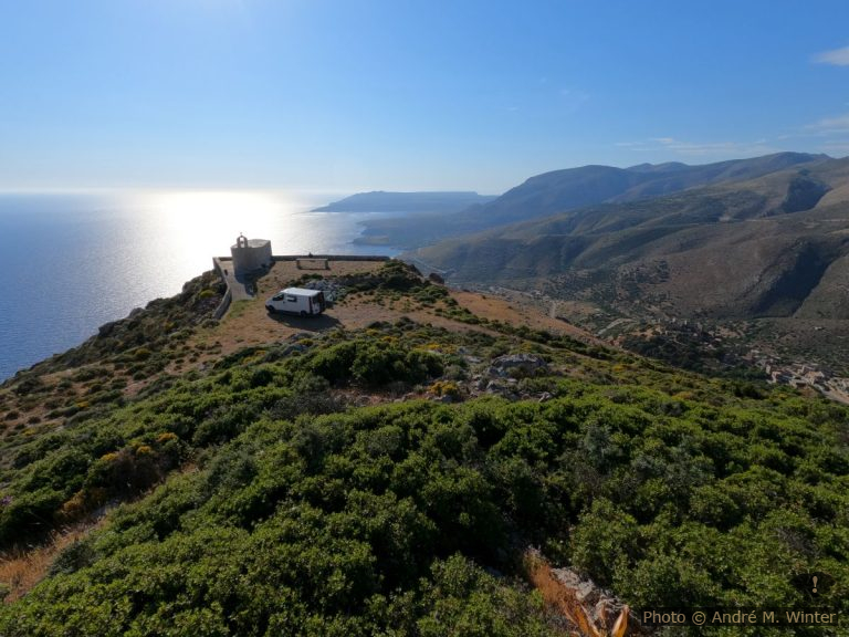 Vue plongeante sur notre emplacement à la Chapelle Xokklesi