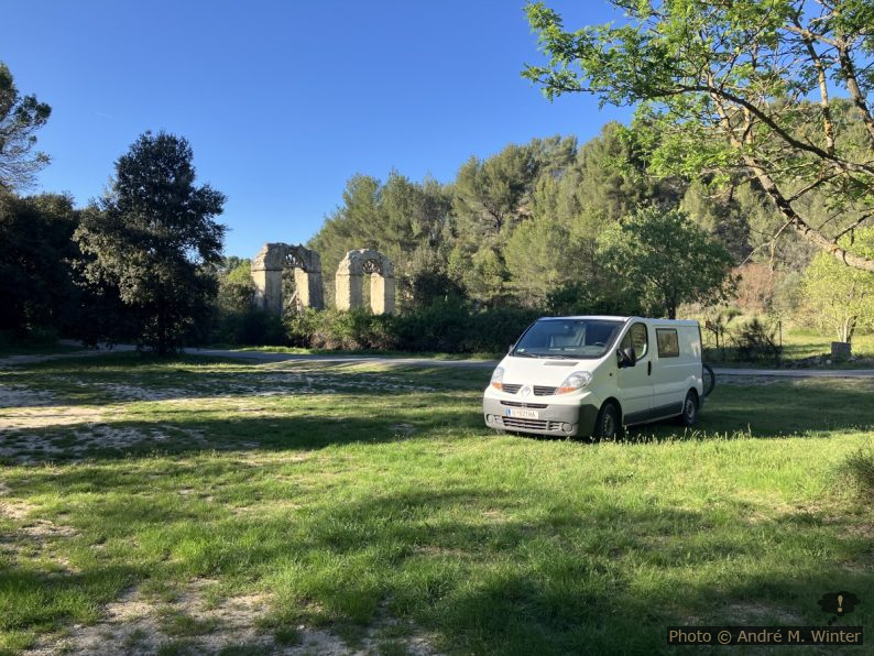 Notre Trafic près de l'aqueduc de Meyrargues