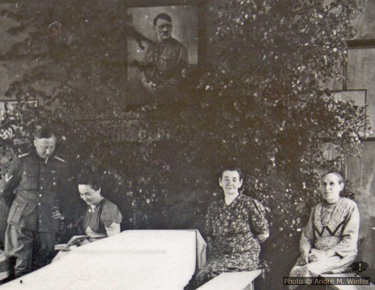 Essraum im Lager Wernigerode mit Xf163, Soldat Xm164, Lydia, Hedwig und Xf165