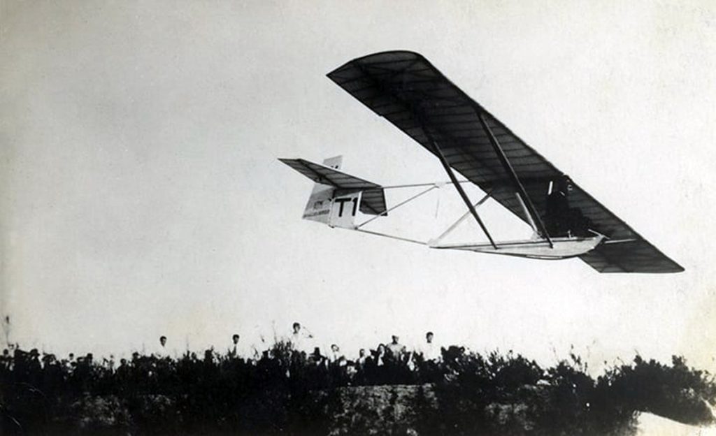 Demonstrationsflug auf T-1 mit Gregor als Pilot