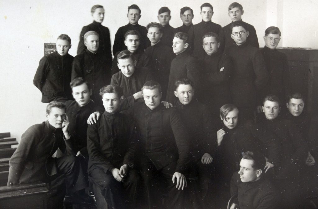 Klassenkameraden xXm von Bruno