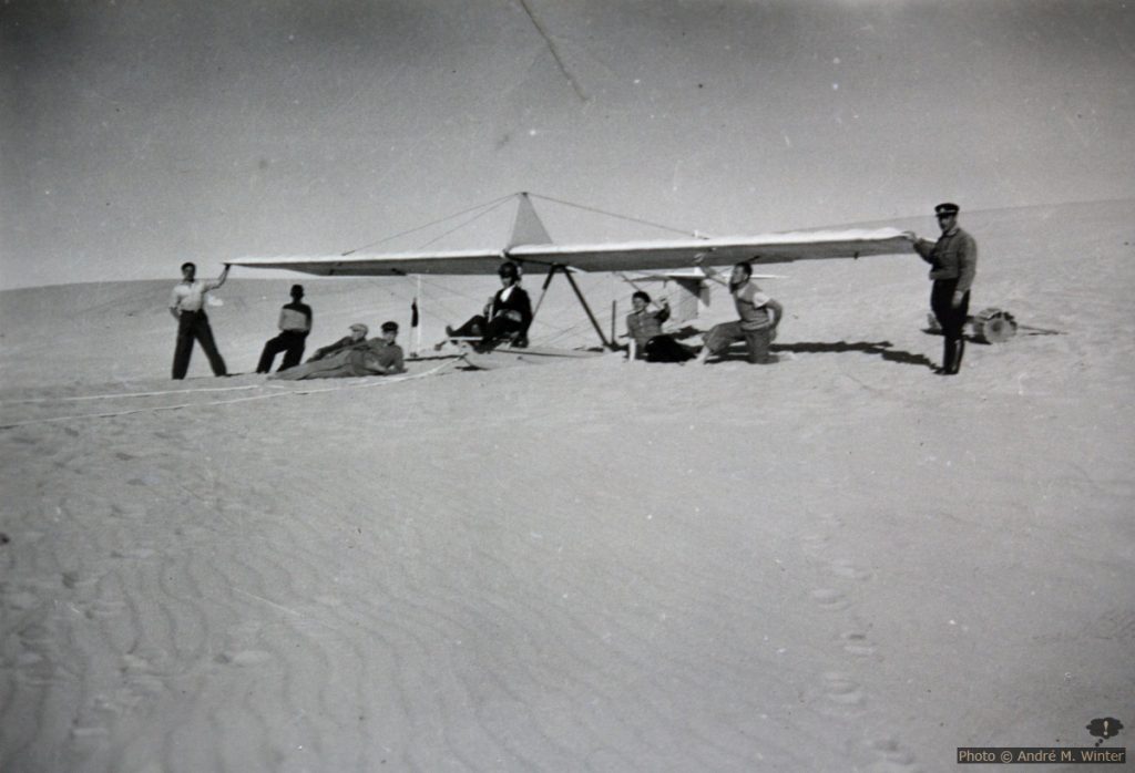 Segelflieger vor Start durch Ziehen auf der Düne