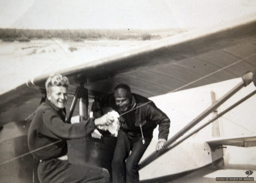 Gregor landet am 1.6 August 1933 nach 3 Stunden und 9 Minuten Segelflug in Nida