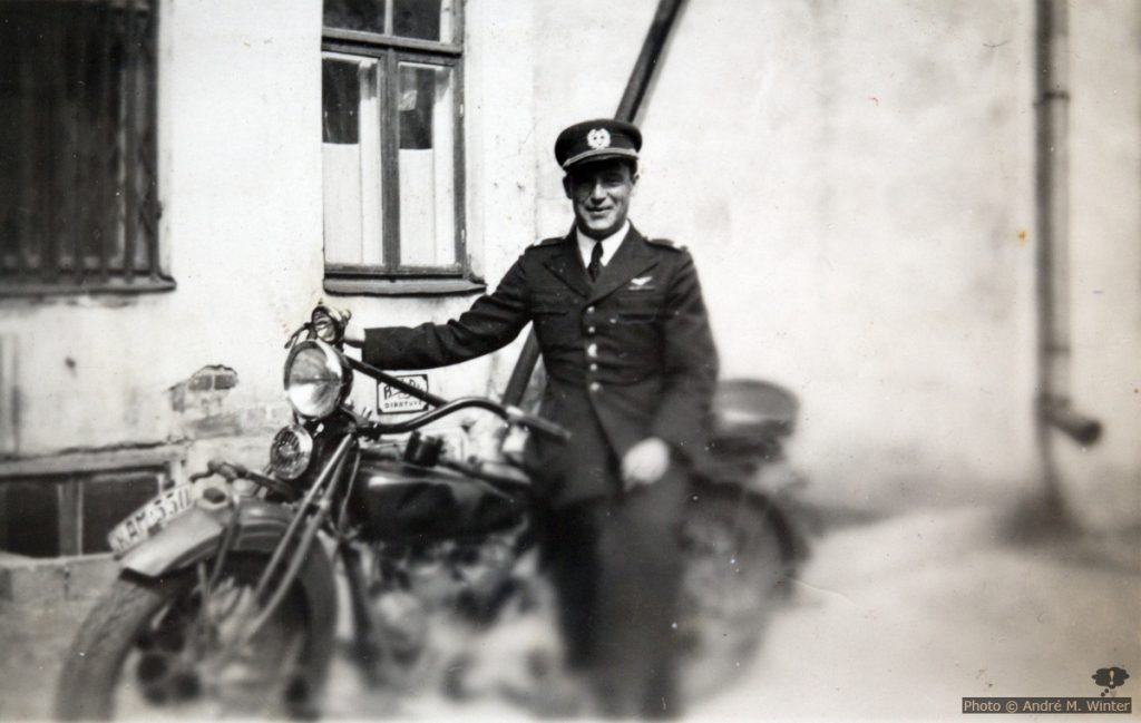 Gregor mit Motorrad Indian Chief Kennzeichen KAM5511