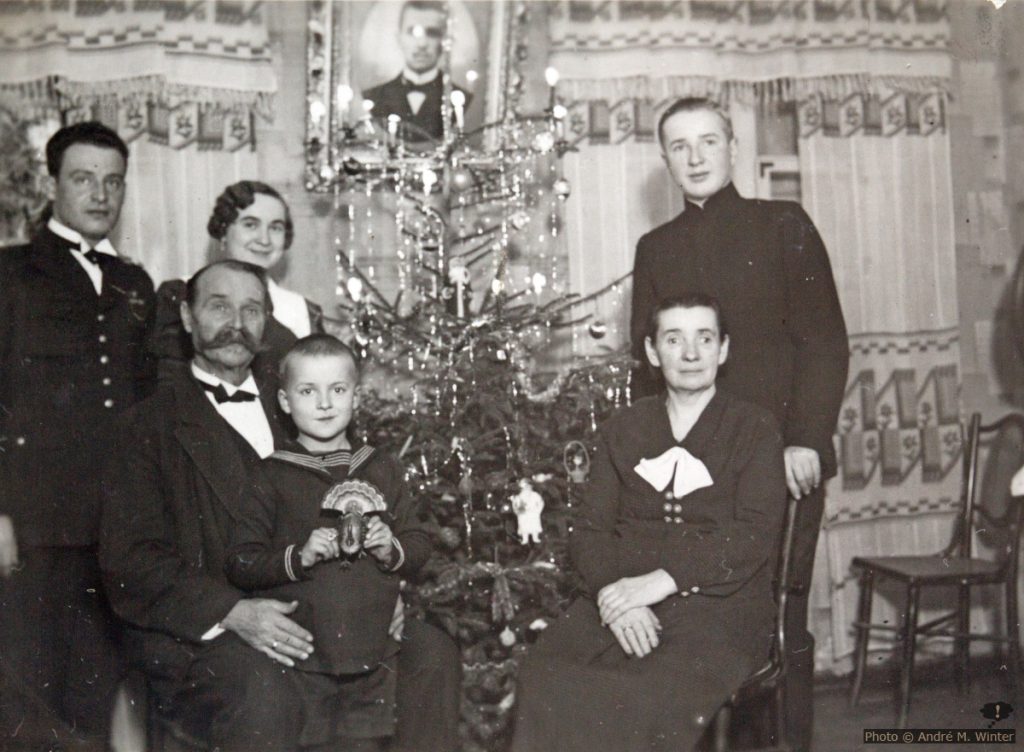 Gregor, Karl, Lydia, Leonas, Hedwig und Bruno zu Weihnachten