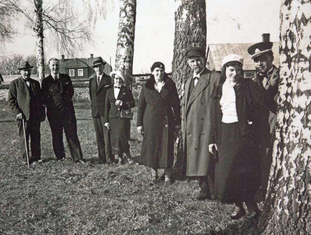 Herr Ziegler, Karl, Bruno, Alexander, Lydia, Karl, Elli und Gregor am 22. April 1935