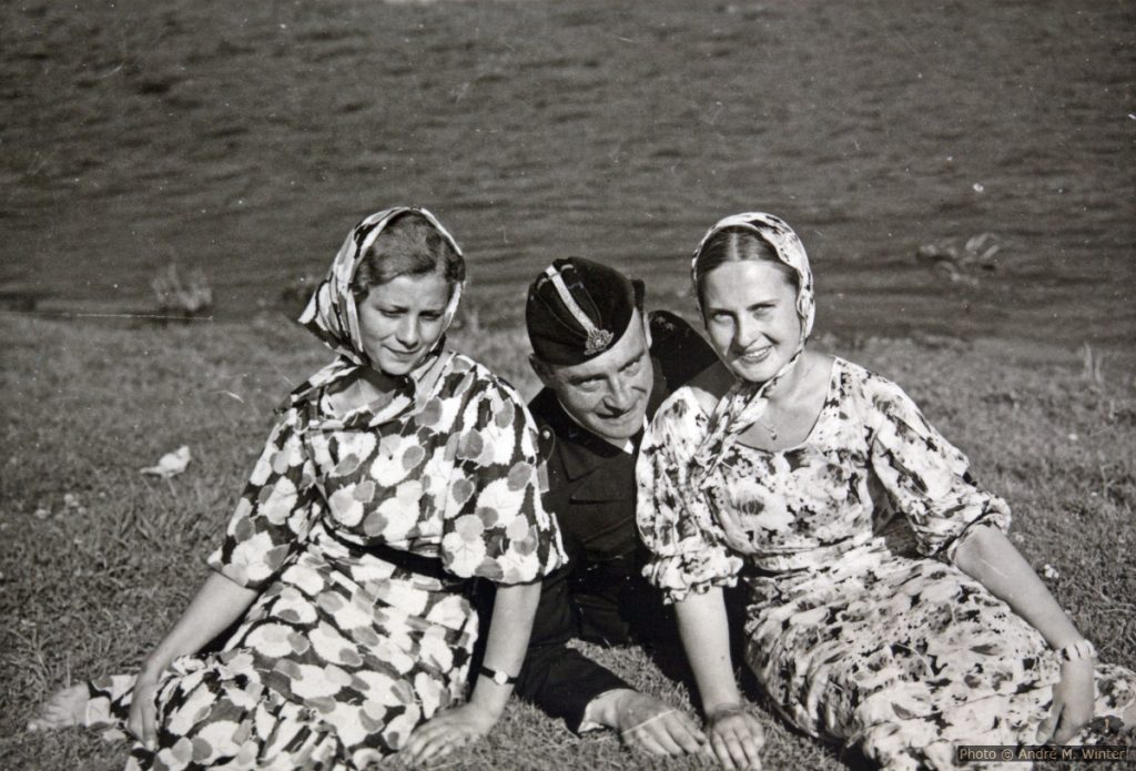 Gregor mit zwei Frauen Xf50 und Xf53 am 13. August 1935