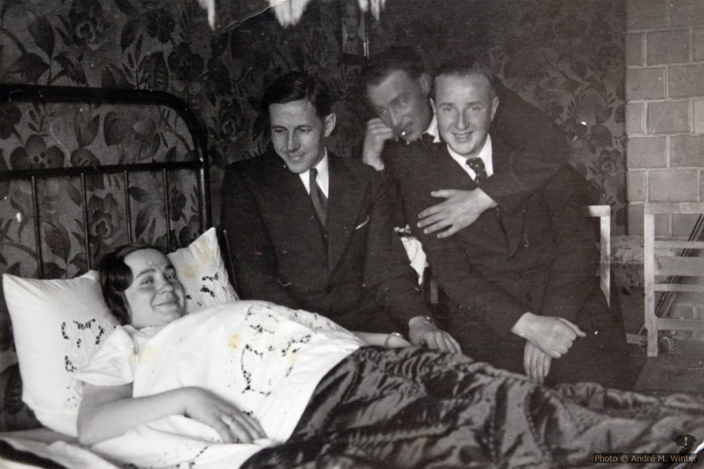 Lydia schwanger mit Alexander, Gregor und Bruno am 10. April 1936