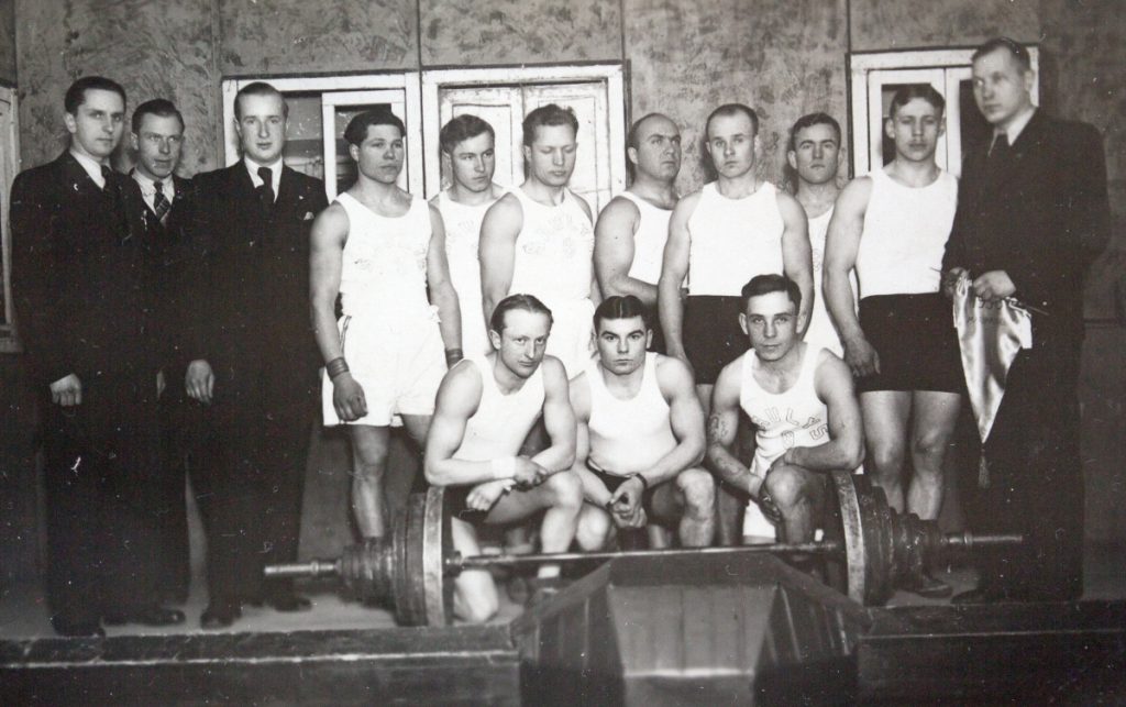 Bruno mit Fussballmannschaft