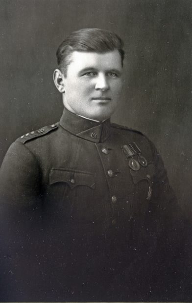 Ask. W. (?) Xm248 mit litauischer Militäruniform am 28. April 1940