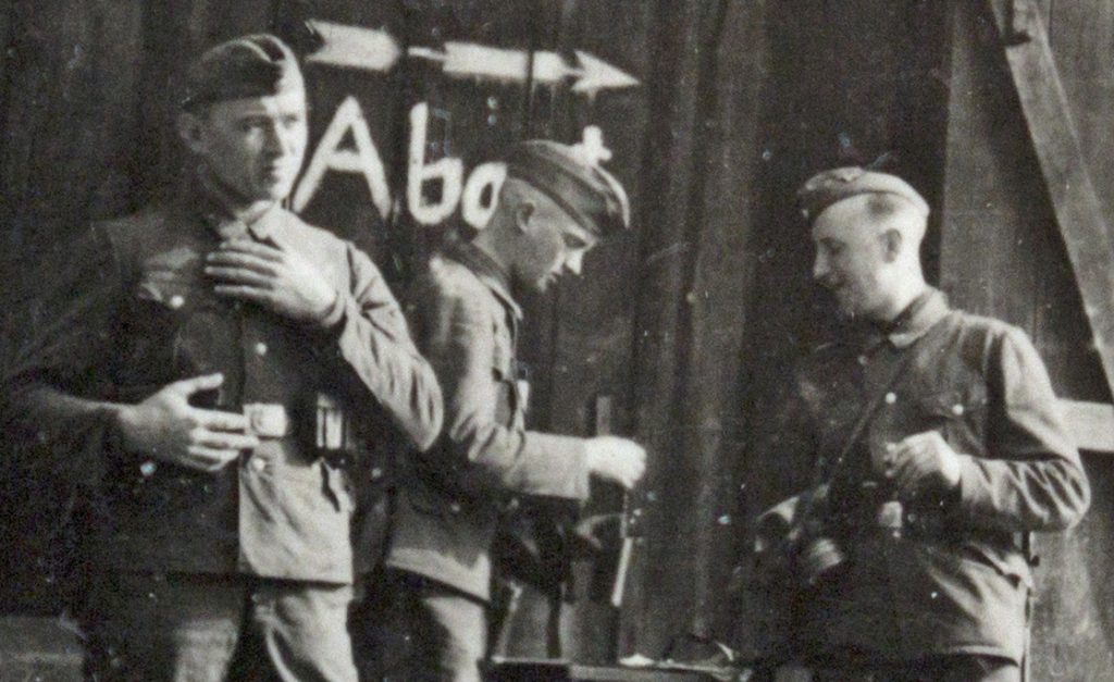 Soldaten «Auf dem Schiessstand in Prag»