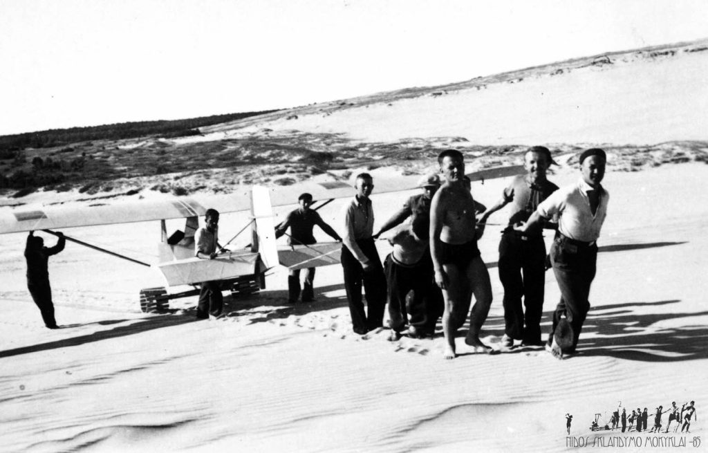 Nach jedem Flug ist es eine lange Reise zurück der Düne bergauf