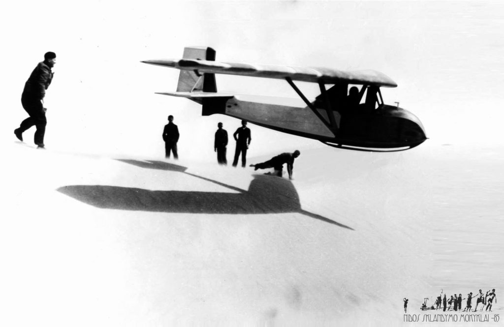 RRG Falke Sakalas hebt von der Düne in Nida ab