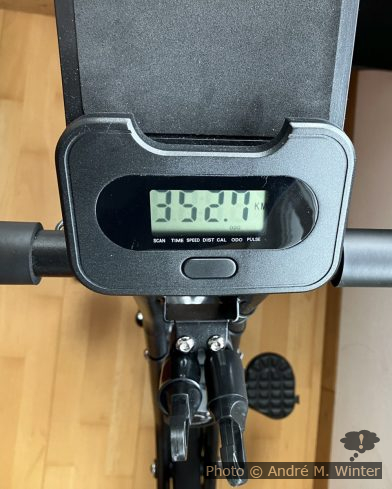 Zählereinheit mit Gesamtkilometer des Hometrainers Slunse 916