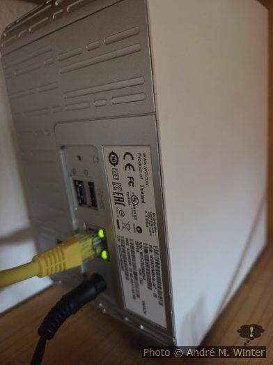 Western Digital My Could Mirror V1 Rückseite mit LAN-Stecker