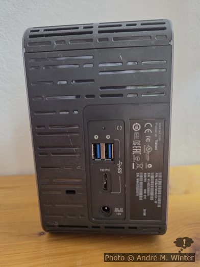 WD My Book Duo Rückseite mit proprietärem USB-Strecker zum PC
